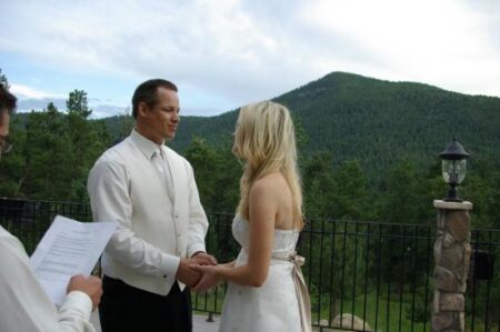 Arrowhead Manor Introduces Affordable Colorado Elopement Packages